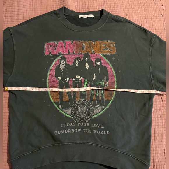 Daydreamer Oversized Crew Neck Sweatshirt with Ramones Graphic - Picture 4 of 5